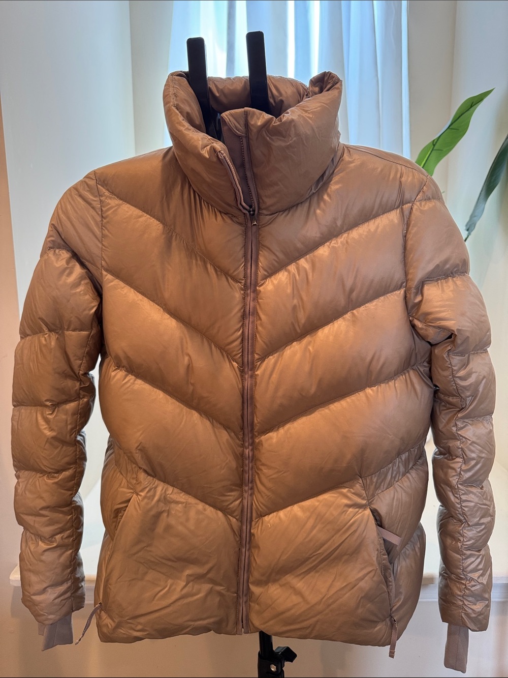 Women’s Athleta Brown Puffer Jacket - Lightweight Warmth